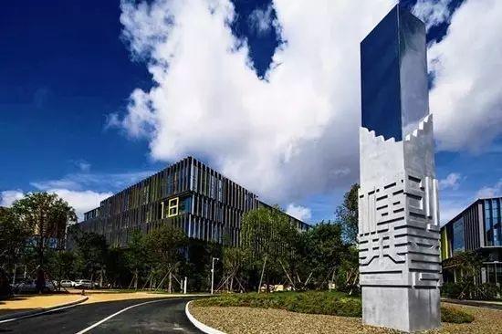 邁向未來，2025新澳門正版掛牌的機遇與挑戰(zhàn)，澳門正版掛牌邁向未來，機遇與挑戰(zhàn)并存（2025展望）
